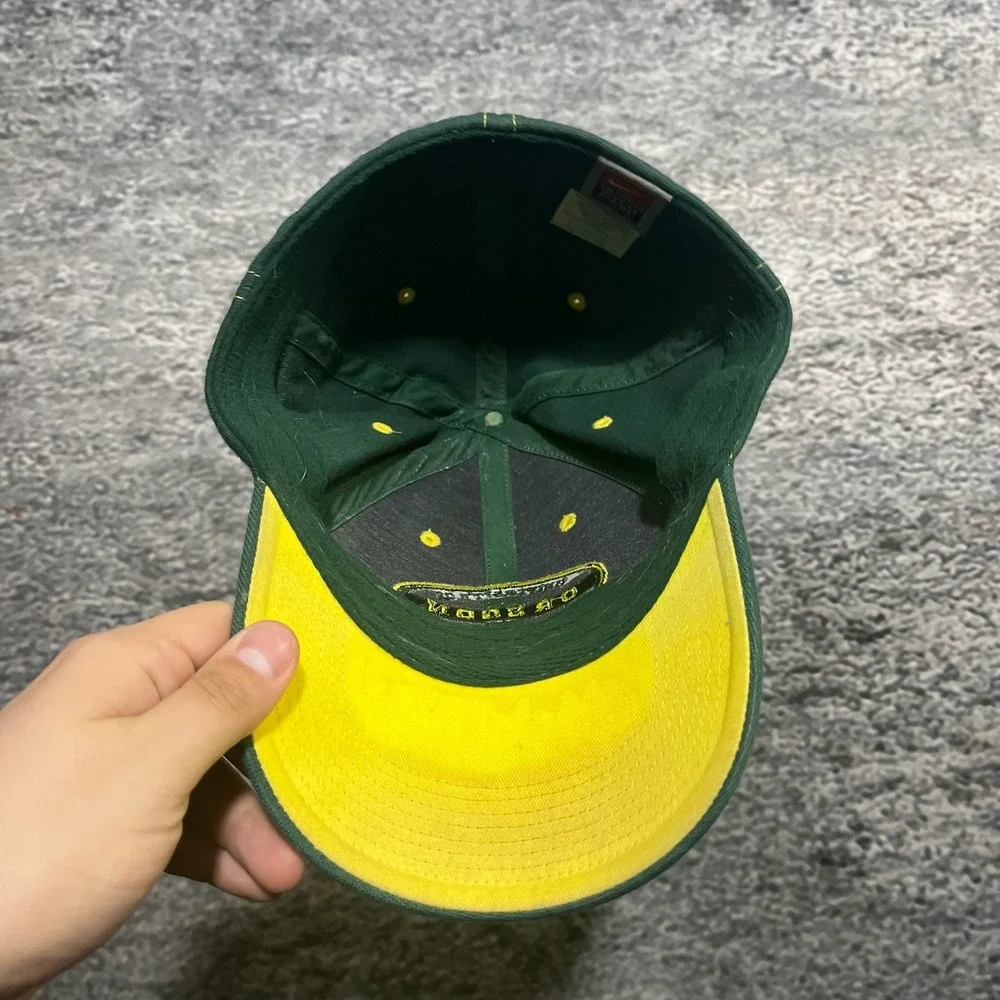 Team Nike Swoosh Flex Oregon Ducks Hat‎ Green Yellow Baseball Cap Embroidered